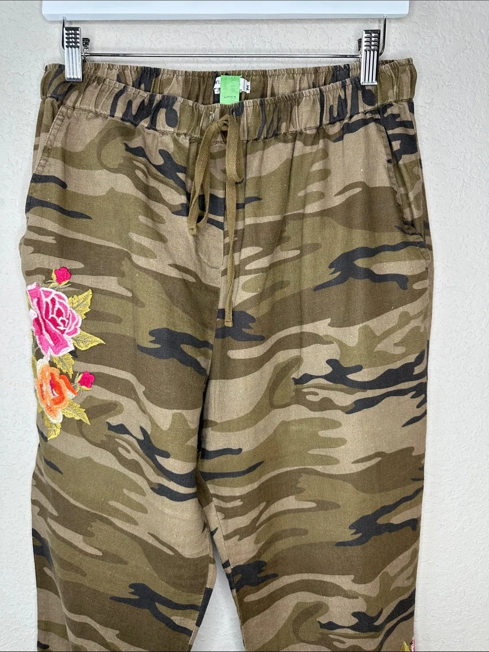Johnny Was Women's Vella Jogger Pants Camo Print Floral Embroidered Linen Sz M
